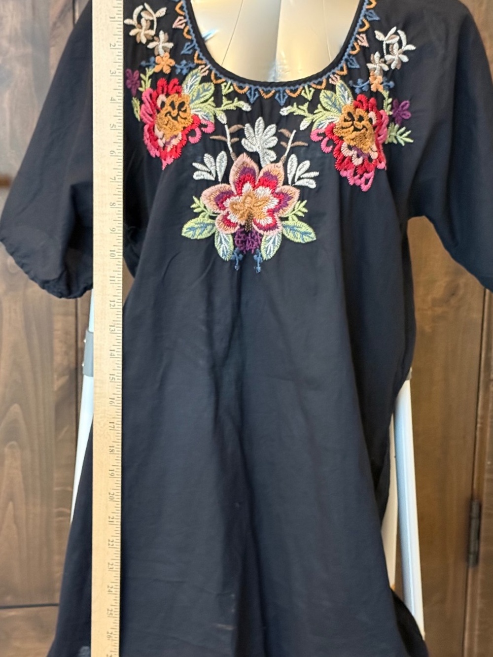 JOHNNY WAS EMBROIDERED TUNIC WITH SLEEVES, BLACK, SIZE SMALL